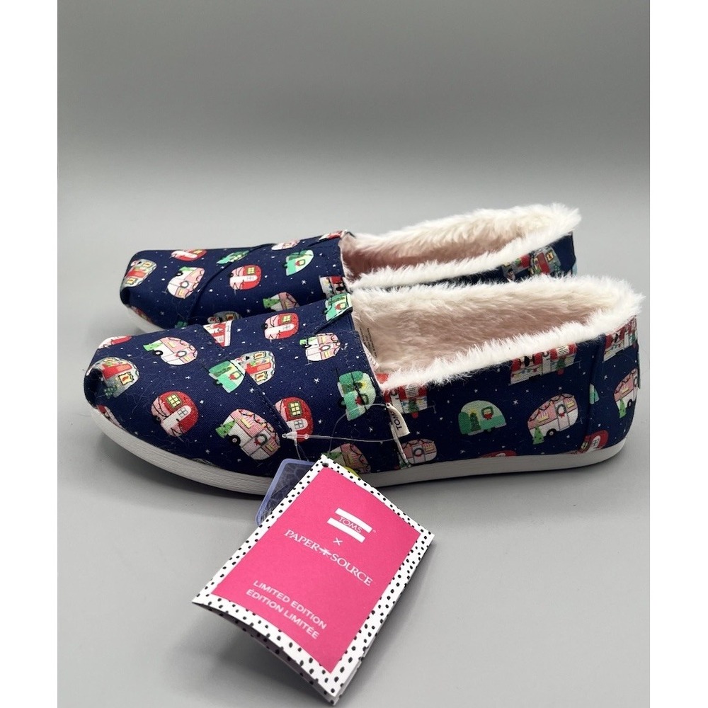 Toms X Paper Source Alparhata Blue Holiday Camper Faux Fur Slip-On Flats 7.5 NEW - Picture 3 of 7
